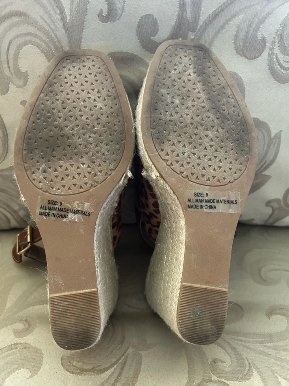 Qupid Women’s 9 Leopard Print Open-Toe Wedge Heeled Sandals Buckle Brown Tan
